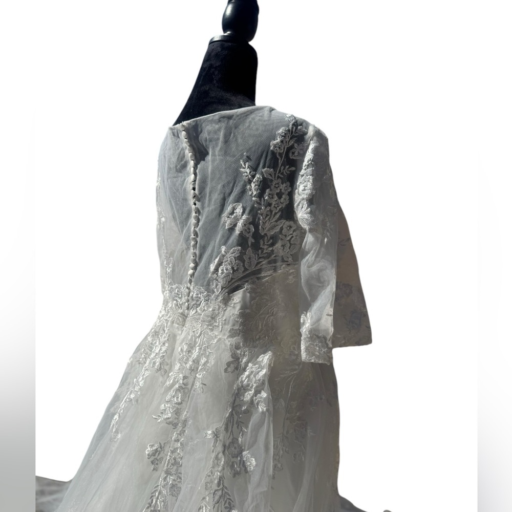 Engerla White Lace Wedding Gown size 20 New - Picture 13 of 15